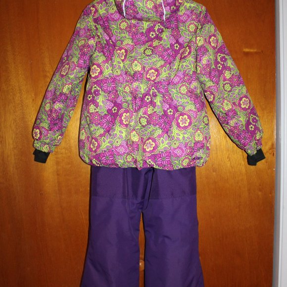 Beautiful and comfortable kids ski jacket and pant set for 10 y.o./140 cm - Picture 2 of 7